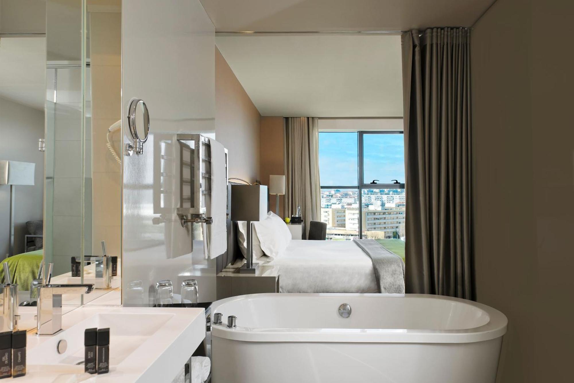 Premium Room,1765829184:JPEG